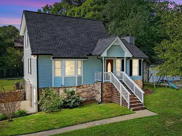 902 N Lassetter Cir, Villa Rica, GA 30180