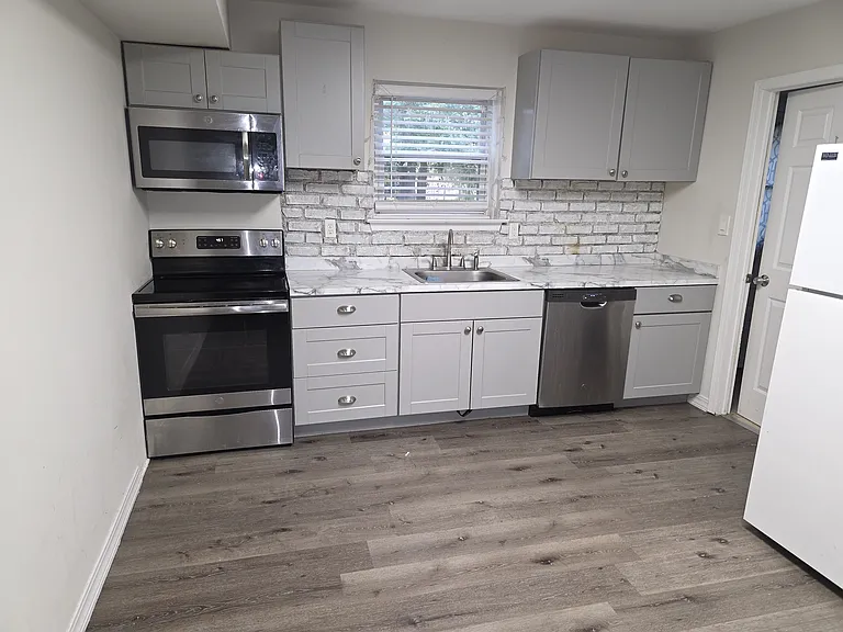 107 Briar Mills Dr — Photo 4