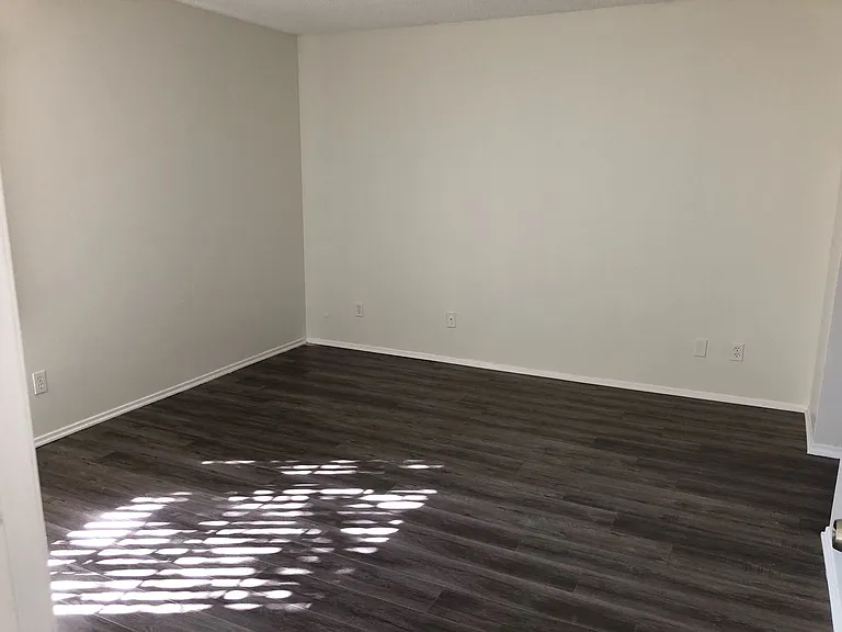 6400 Kraft Ave — Photo 8