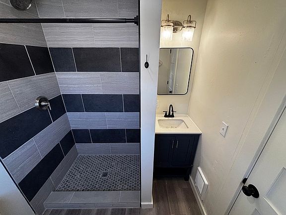 5th image of 525 S Main St #5