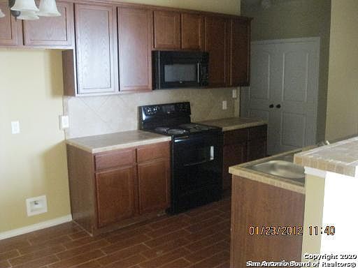 4th image of 1211 Brown Rock Dr
