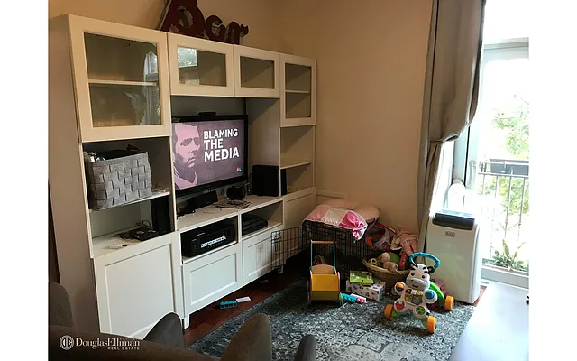 Rented by Douglas Elliman | media 23