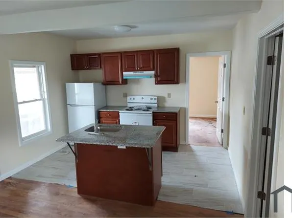 74 New Park Ave #2B, Hartford, CT 06106