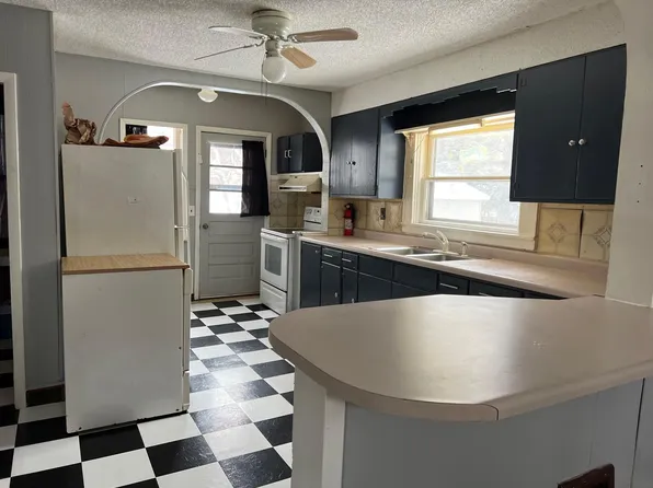 702 Angle Ave, Sandstone, MN 55072