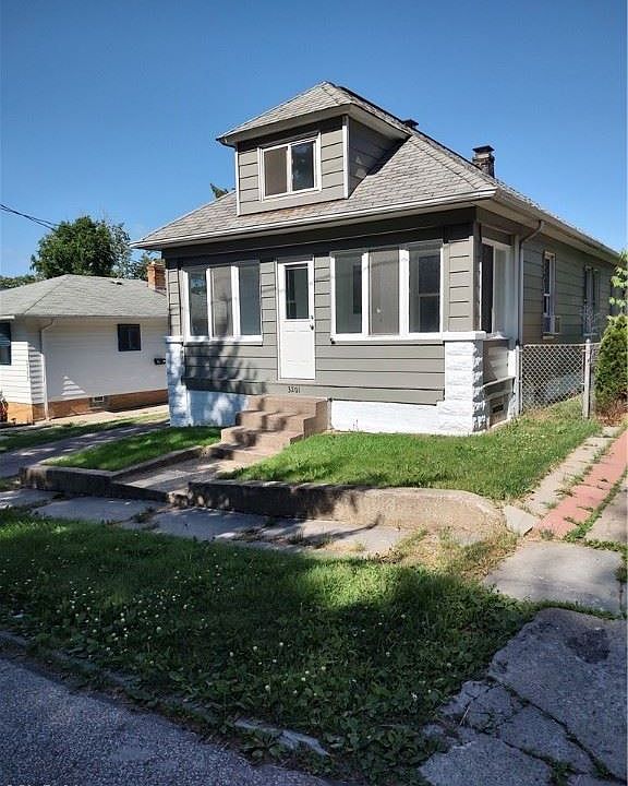 1st image of 3201 W 120th St