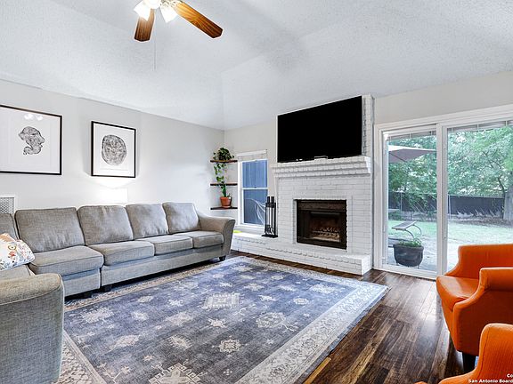3rd image of 9327 WOODHEATHER ST