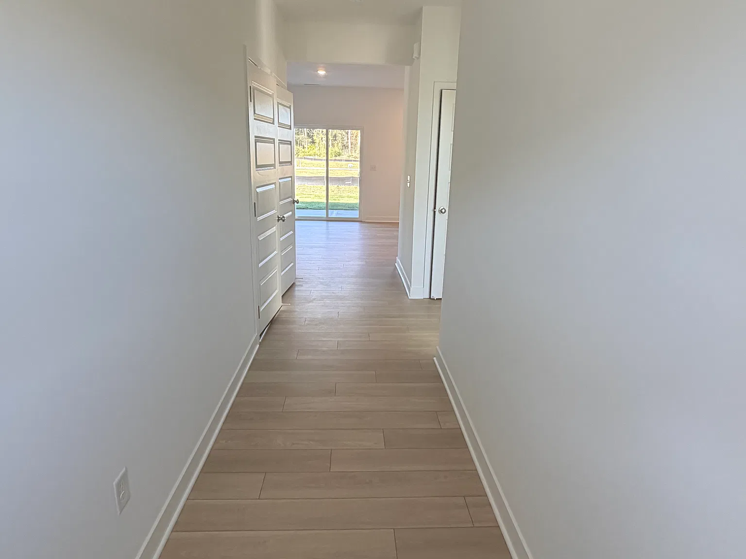 5 bed, $2,250 — Photo 2