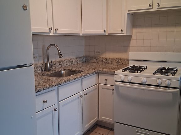 3rd image of 3331-53 Commercial Ave #E5c017334
