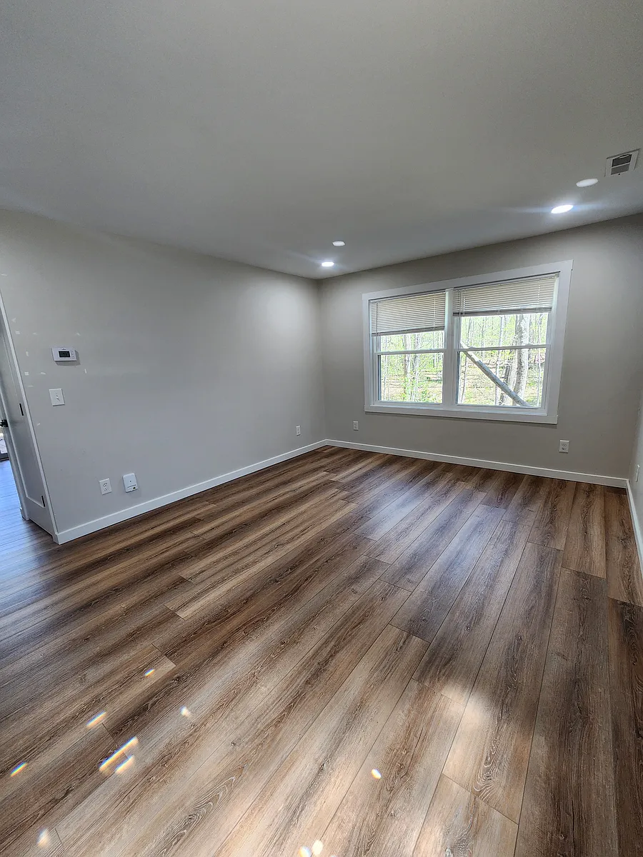 Building Photo - 912 Oakcrest Dr #B