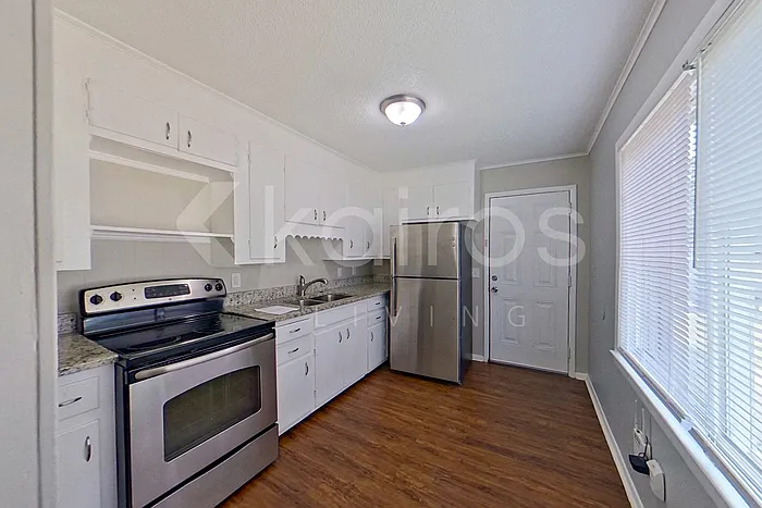 3 bed, 1.5 bath, 1032 sqft, $1,695 — Photo 4