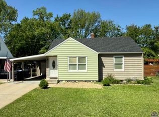 831 SW Wayne Ave, Topeka, KS 66606