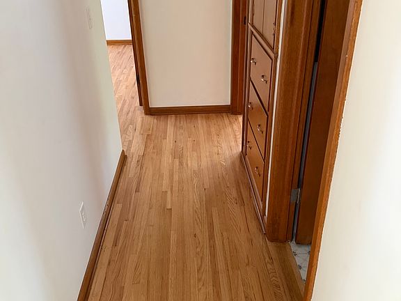 3rd image of 1049 N Armour St
