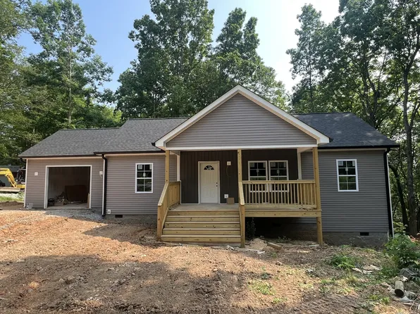 1 Gallion Rd, Charlotte, TN 37036