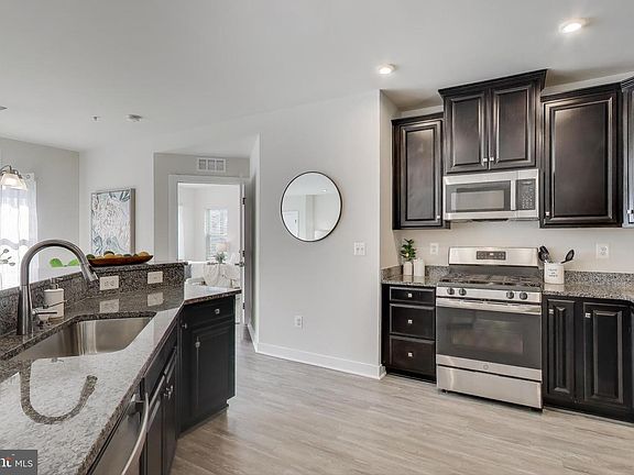 4th image of 10020 Ruffian Way #E