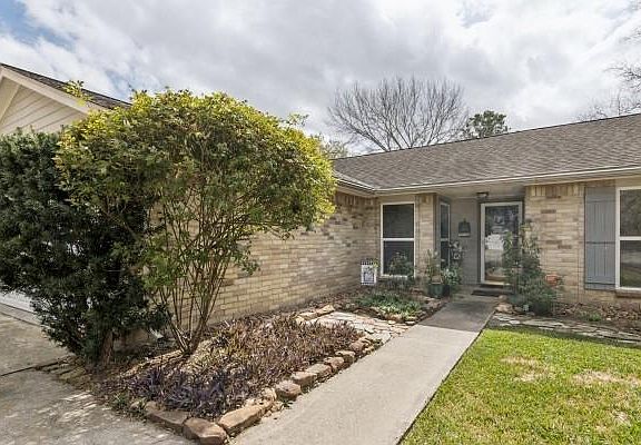 3rd image of 9211 Benwick Dr