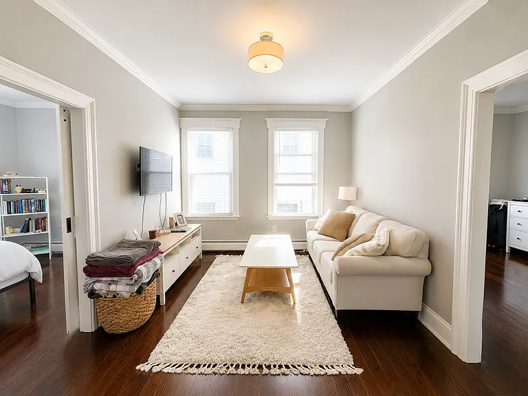 8 Bartlett St #2 — Photo 1