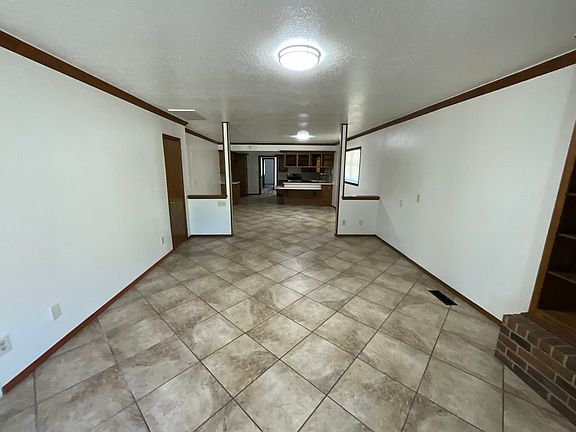 4th image of 2750 N Midwest Blvd