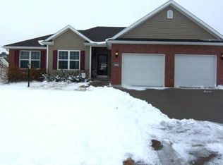 2802 Meadow Ridge Dr, Saint Joseph, MO 64504