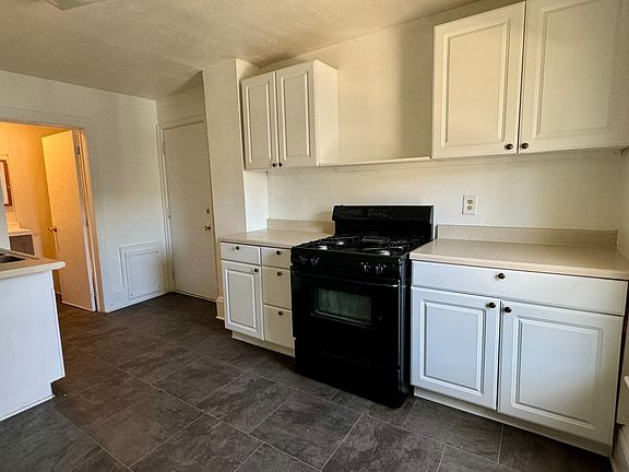 2nd image of 451 4th St NW #2