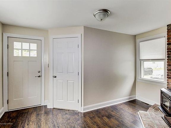 4th image of 9 Briarcliff Pl