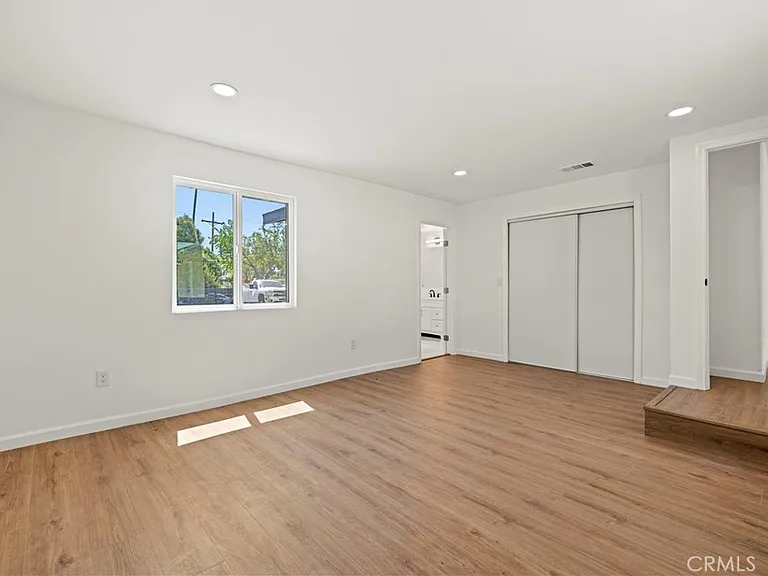 11549 Kagel Canyon St — Photo 26