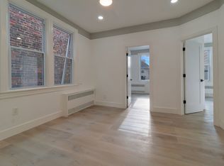 31-20 Ditmars Blvd #2R, Astoria, NY 11105