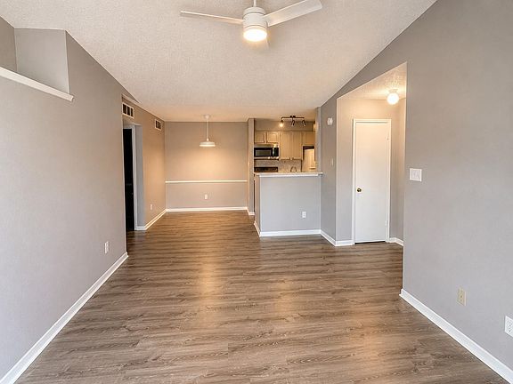 5th image of 2121 Hepburn St APT 810