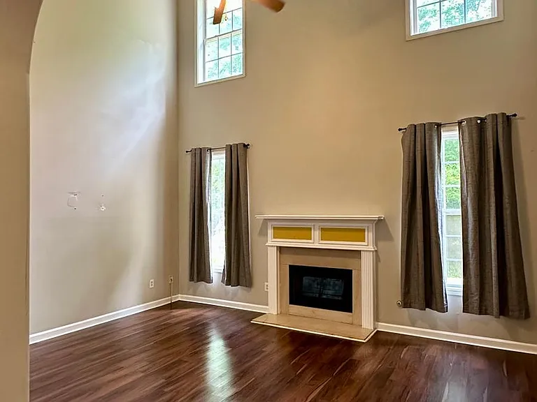 8012 Abington Dr — Photo 7