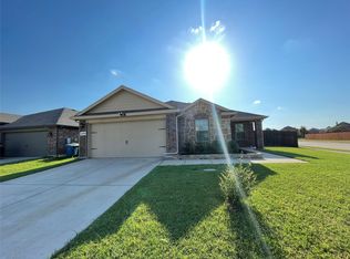 2200 Torch Lake Dr, Forney, TX 75126