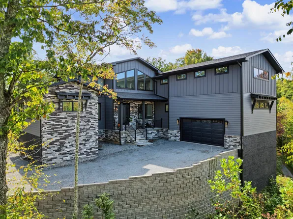 1182 Johns Branch Rd, Gatlinburg, TN 37738
