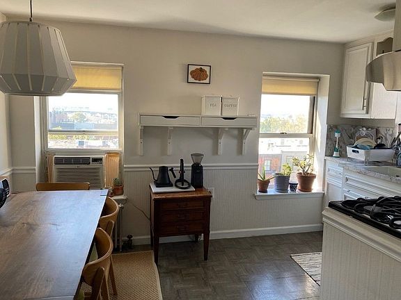 5th image of 118 1st Pl APT 4