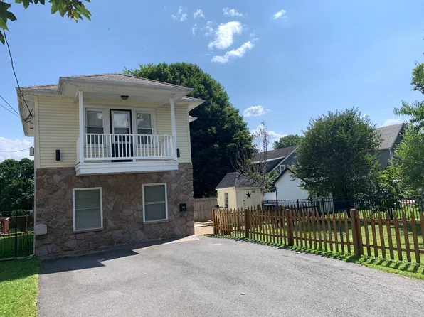 316 Belvidere St, Nazareth, PA 18064