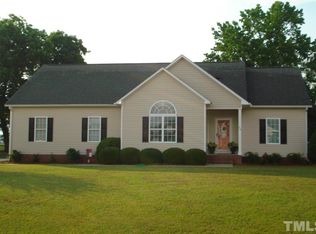 24 Lea Ann Ln, Dunn, NC 28334