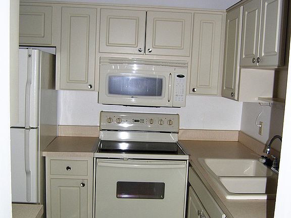 3rd image of 301 Canton Ct Unit 88
