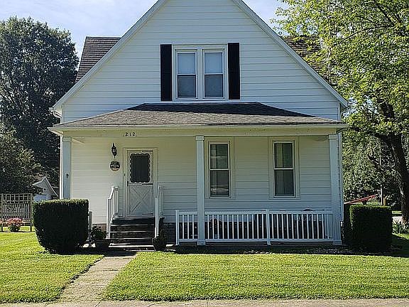 4th image of 212 W 1st St