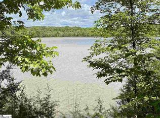 335 Terrapin Pointe Rd, Hodges, SC 29653