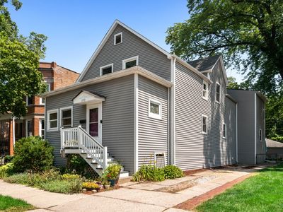 1112 S East Ave, Oak Park, IL, 60304