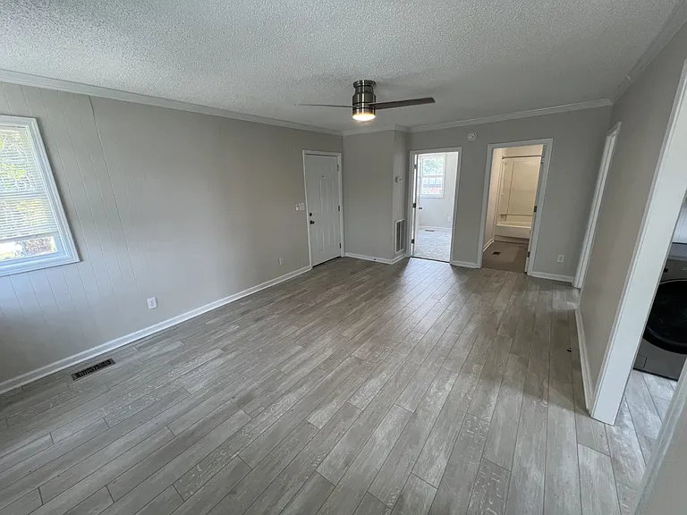 823 Shull St — Photo 8