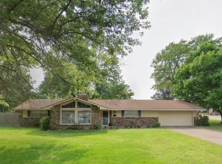 400 Crestwood St, Springdale, AR 72762