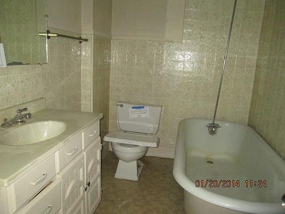 5th image of 2925 Meadowbrook Dr