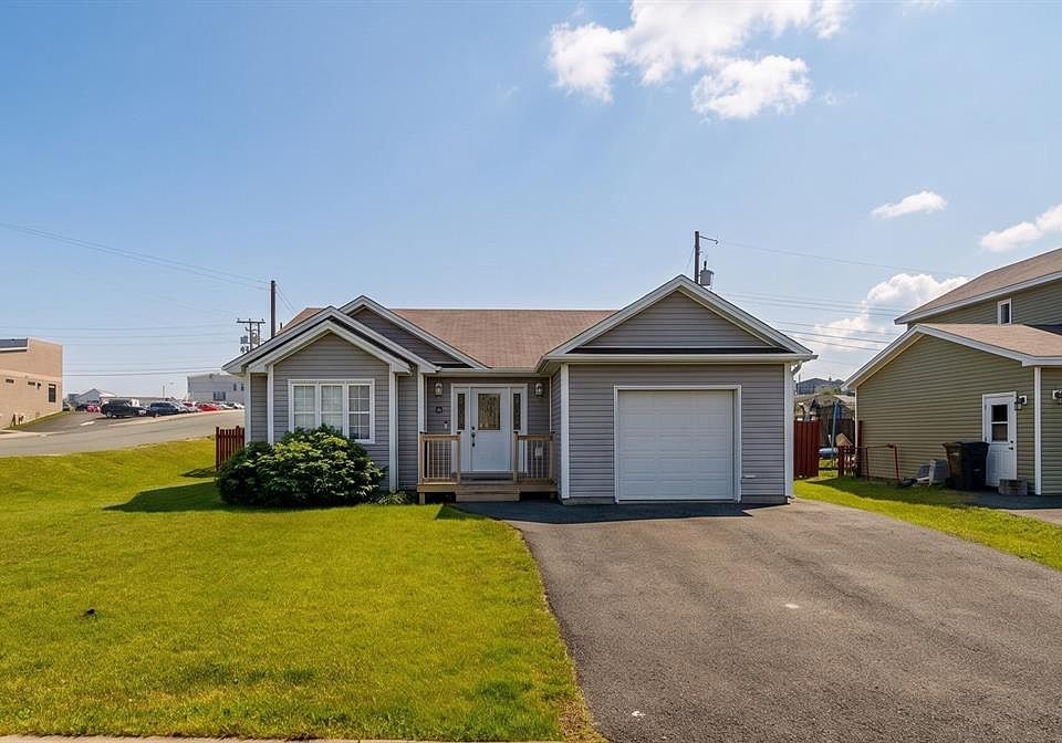1st image of 3 Hollyberry Drive