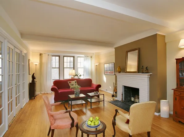 302 West 12th Street image 1 of 10