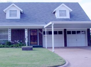 700 NW 15th St, Moore, OK 73160