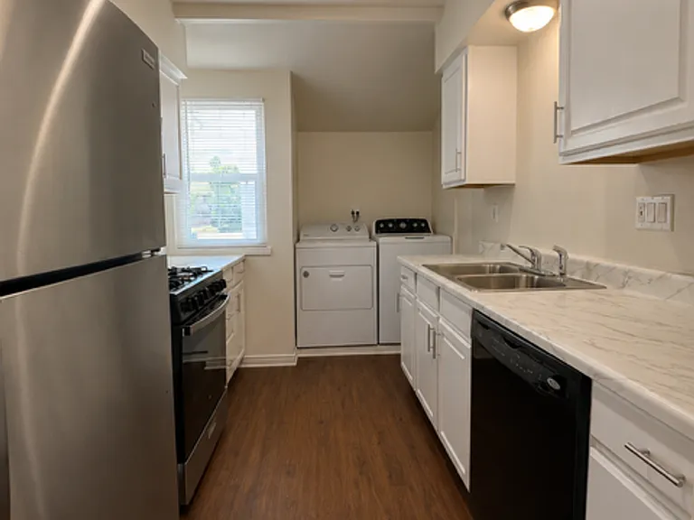 5016 Kester Ave — Photo 6