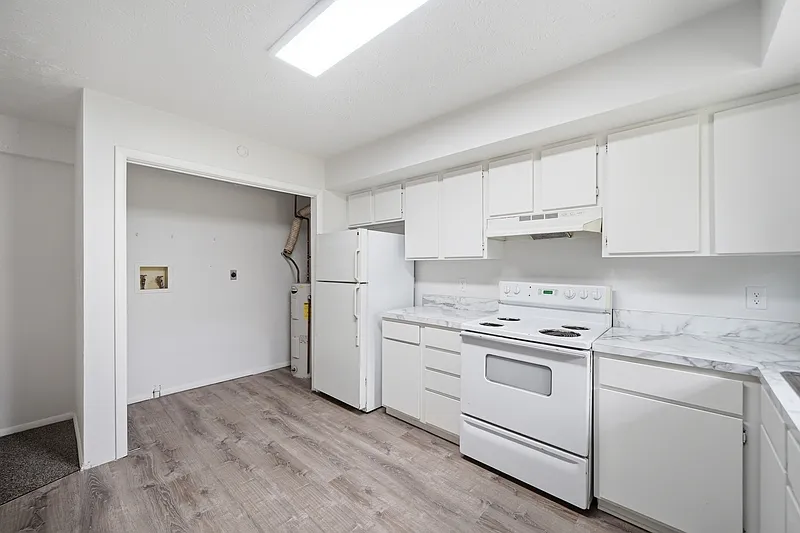 3 bed, 1.5 bath, 1080 sqft, $1,299 — Photo 3