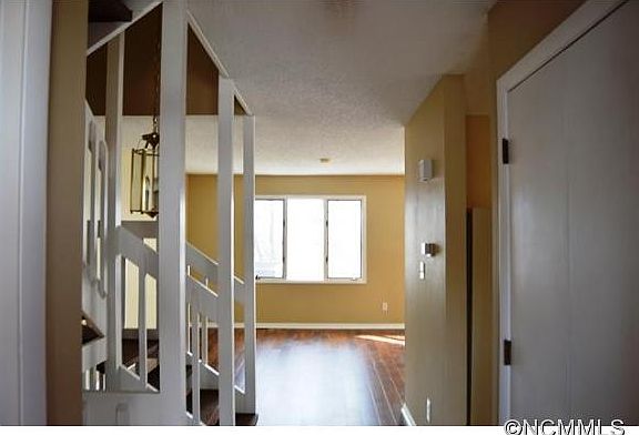 2nd image of 23 Hollybrook Dr