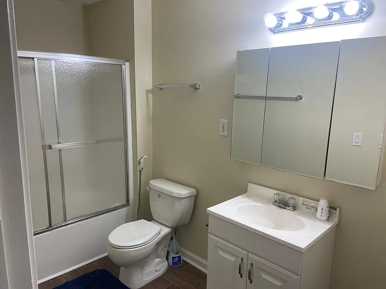 1807 Hampton Woods Way — Photo 2