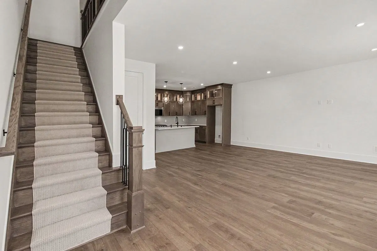 3 bed, 2.5 bath, 1709 sqft, $4,500 — Photo 4
