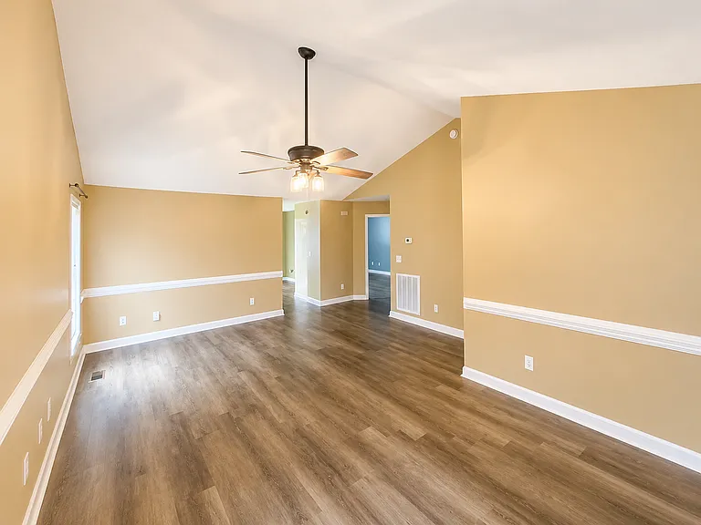 625 Apple St — Photo 9