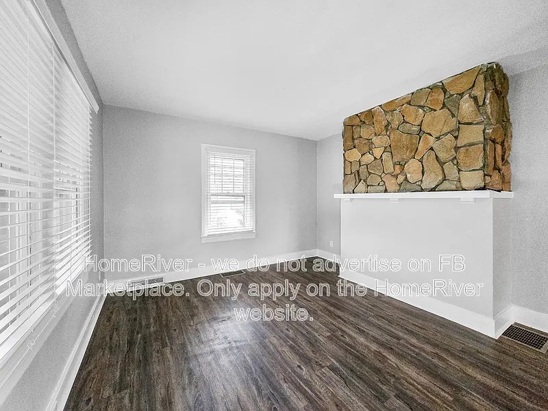 2 bed, 1.0 bath, 848 sqft, $1,395 — Photo 3